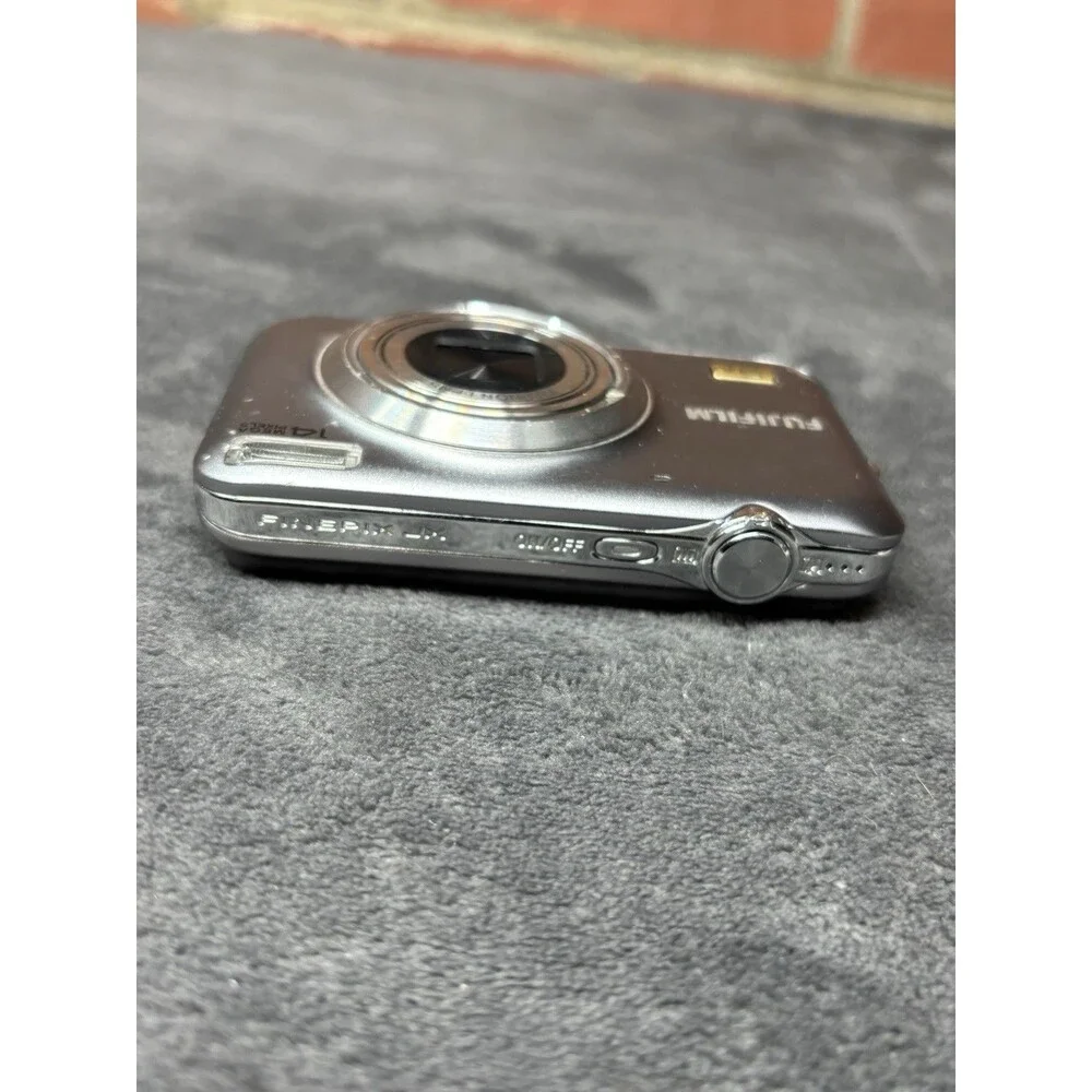 Fujifilm Finepix JX250 14MP 5X Zoom Digital Camera Untested For Parts/Repair
